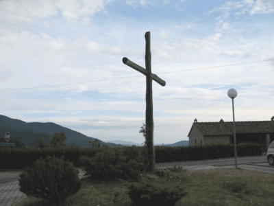 Korset på fjellovergangen mellom kommunenen Chitignano og Sarna. Korset på fjellovergangen mellom kommunenen Chitignano og Sarna.