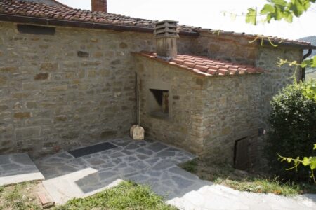 I stenovnen kan det stekes pizza og brød på ekte italiensk vis. Se La Tornaia -> Bruksanvisninger -> Stenovnen for mer info. I stenovnen kan det stekes pizza og brød på ekte italiensk vis. Se La Tornaia -> Bruksanvisninger -> Stenovnen for mer info.